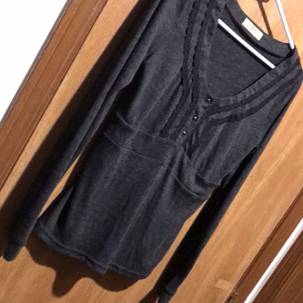 SOFT Romy Gray W/Lace & Buttons Lightweight - Picture 4 of 14